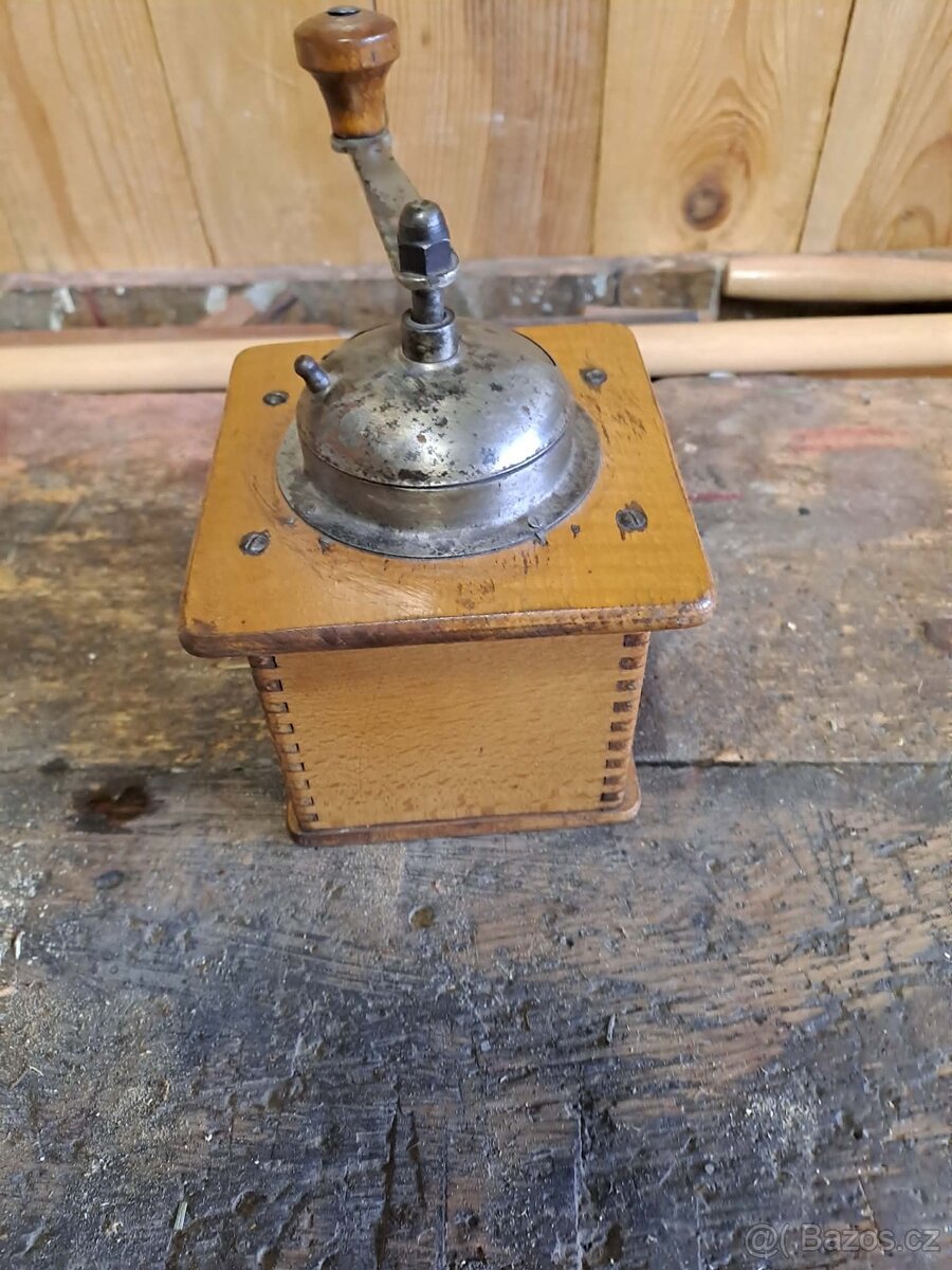 mlýnek na kafe - 2