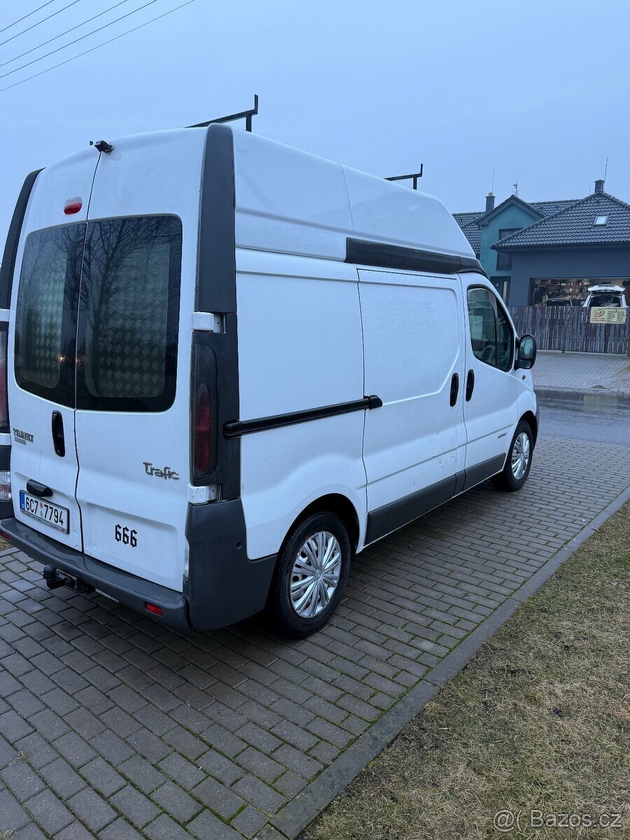 Renault Trafic - 2
