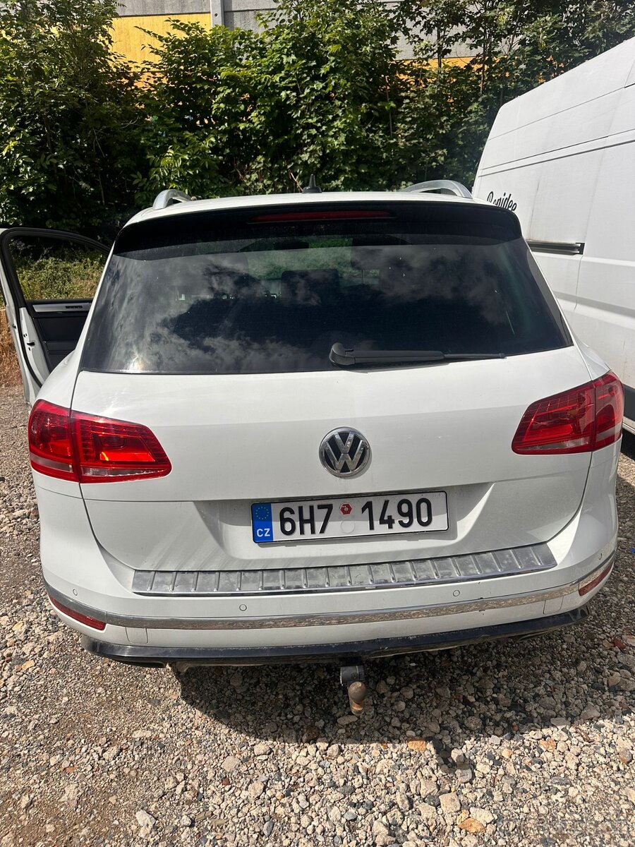 VW Toouareg 7P 2016 lehce bouraný - 2