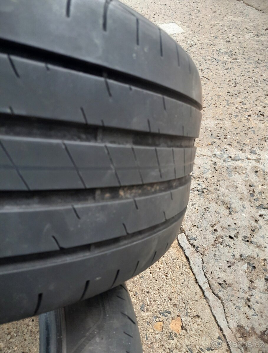 Letní Goodyear Efficient Grip 225/45 R17 - 2