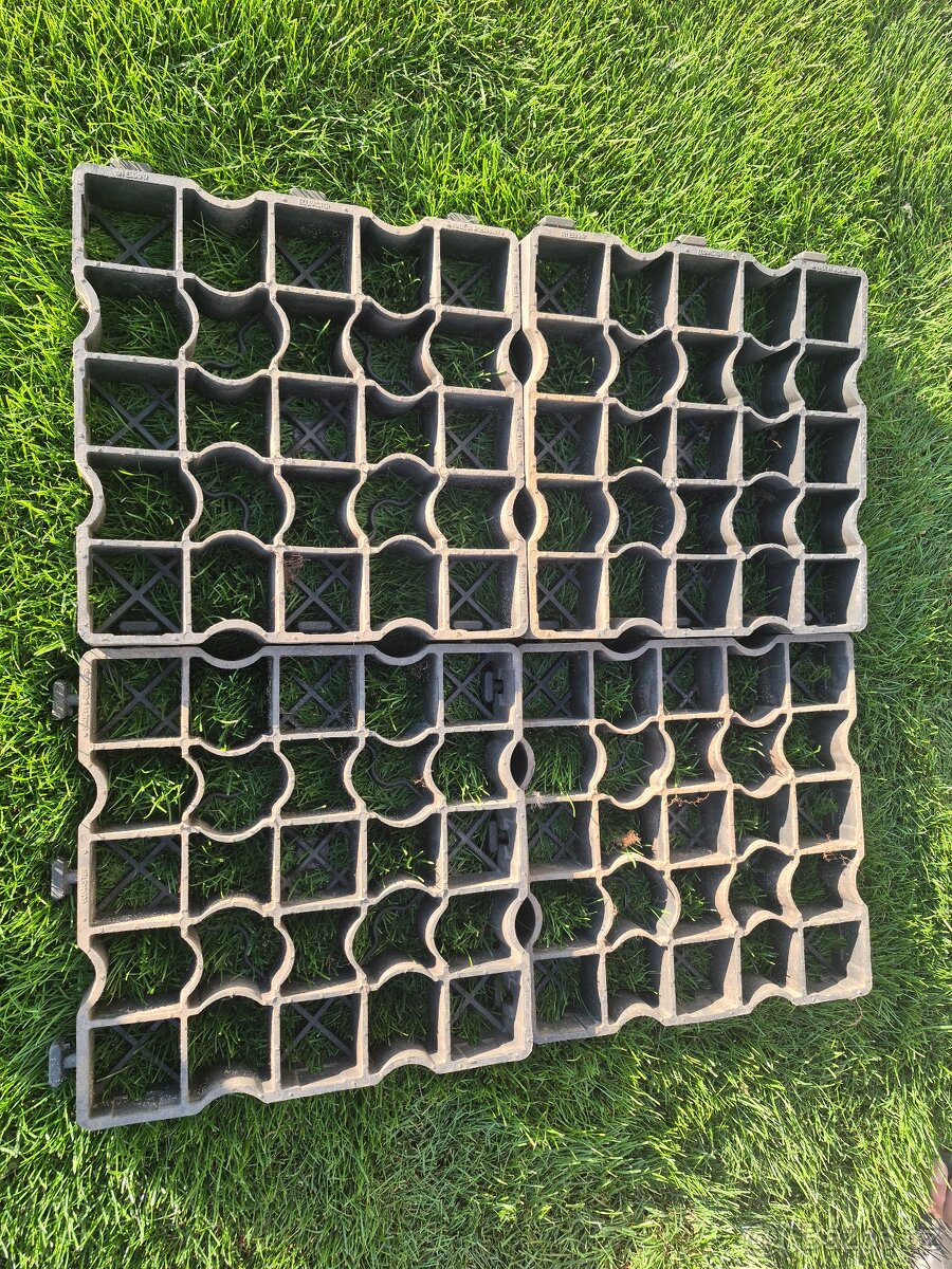 Zatravňovací plastová dlažba Ecoraster E50 - 2