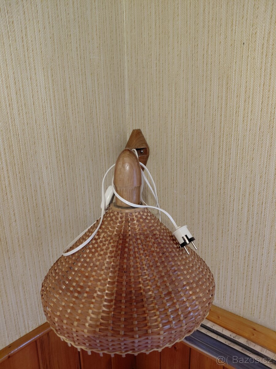 Lampa proutěna - 2