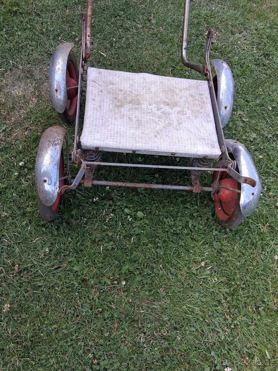 Kočárek pro panenky (retro) - 2