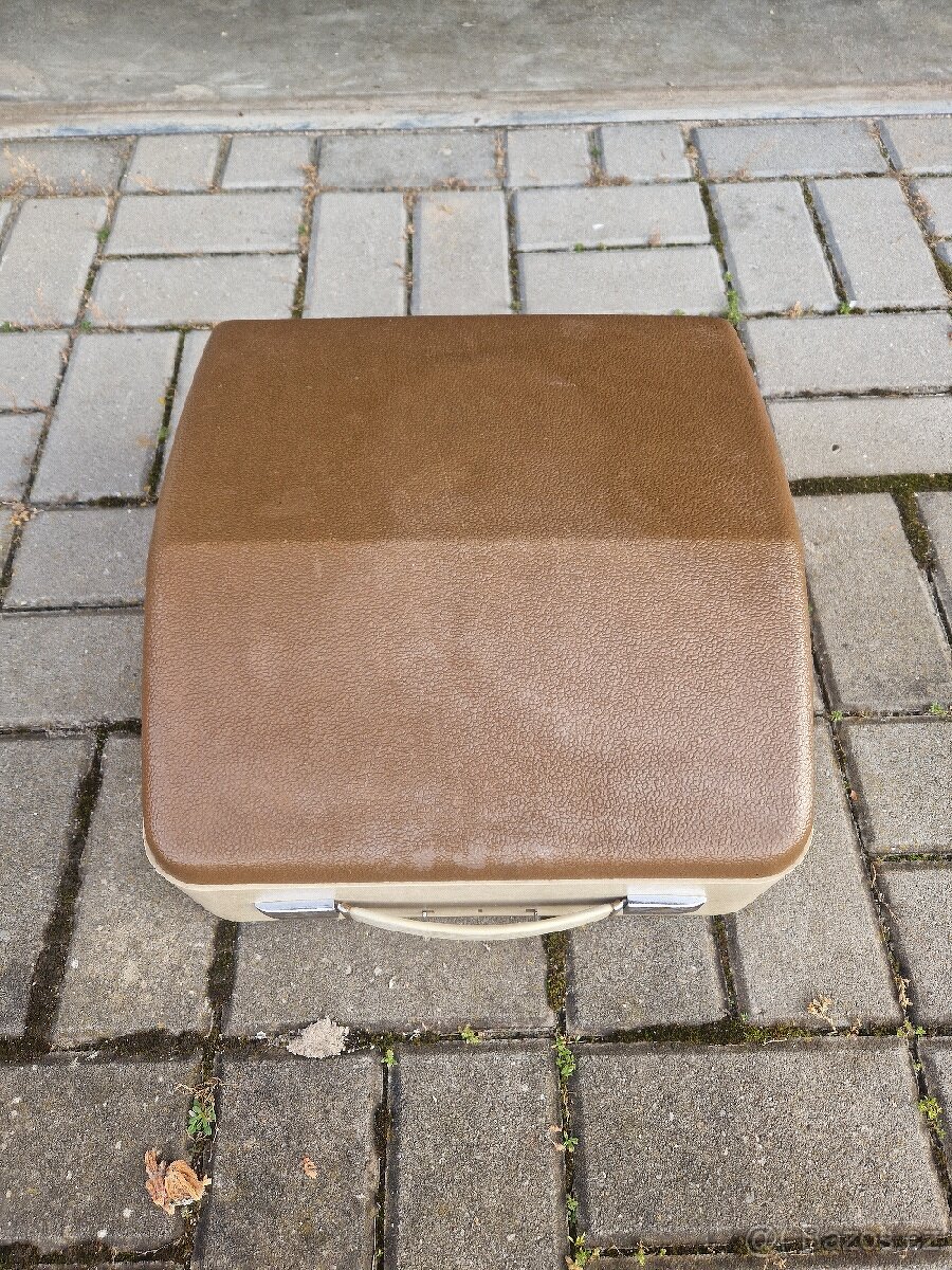 Zachovalý psací stroj Triumph Gabriela 1 - 2