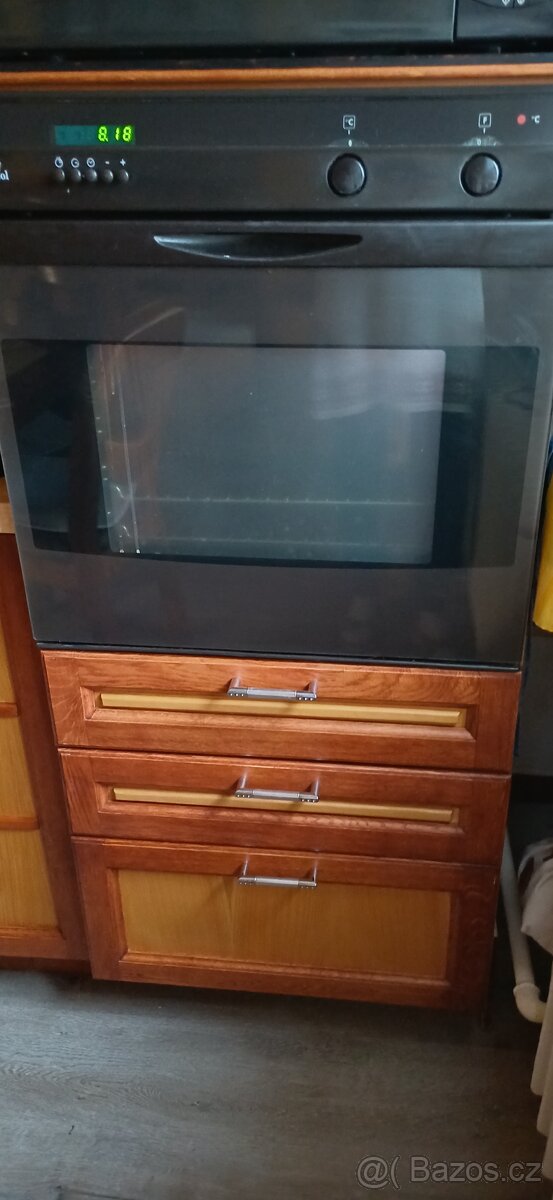 Vestavéná elektrická trouba - 2