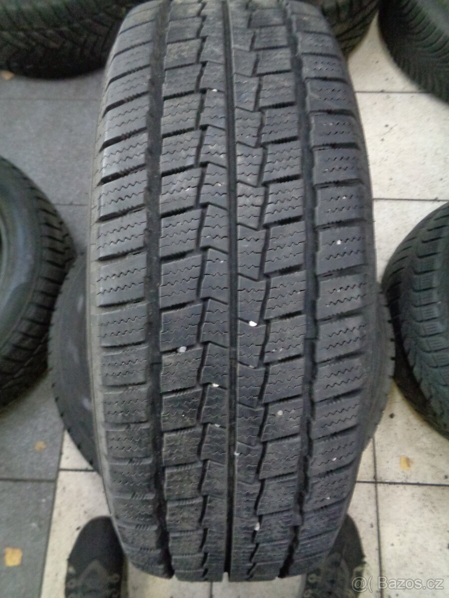 215/60 R17C HANKOOK (7-8mm) č.13574/d3 - 2