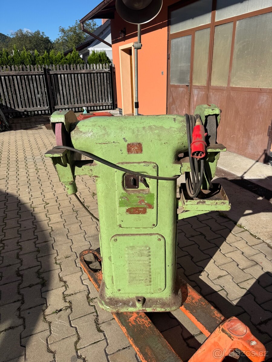 Dvoukotoučová bruska - 2