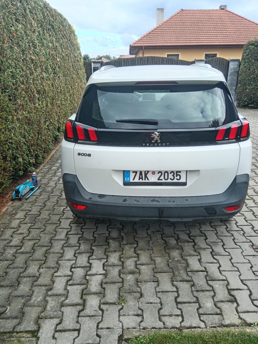 Prodám Peugeot 5008 1.5 AdBlue dnes za 350 000 - 2