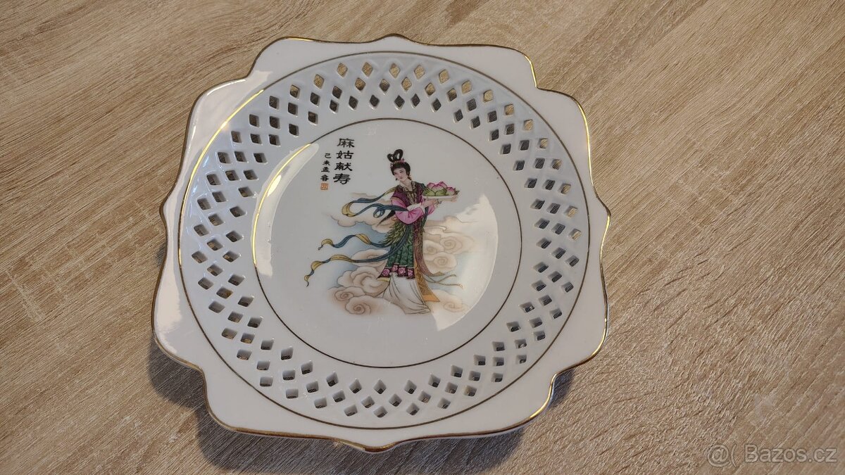 Malá amfora , talíř - 2