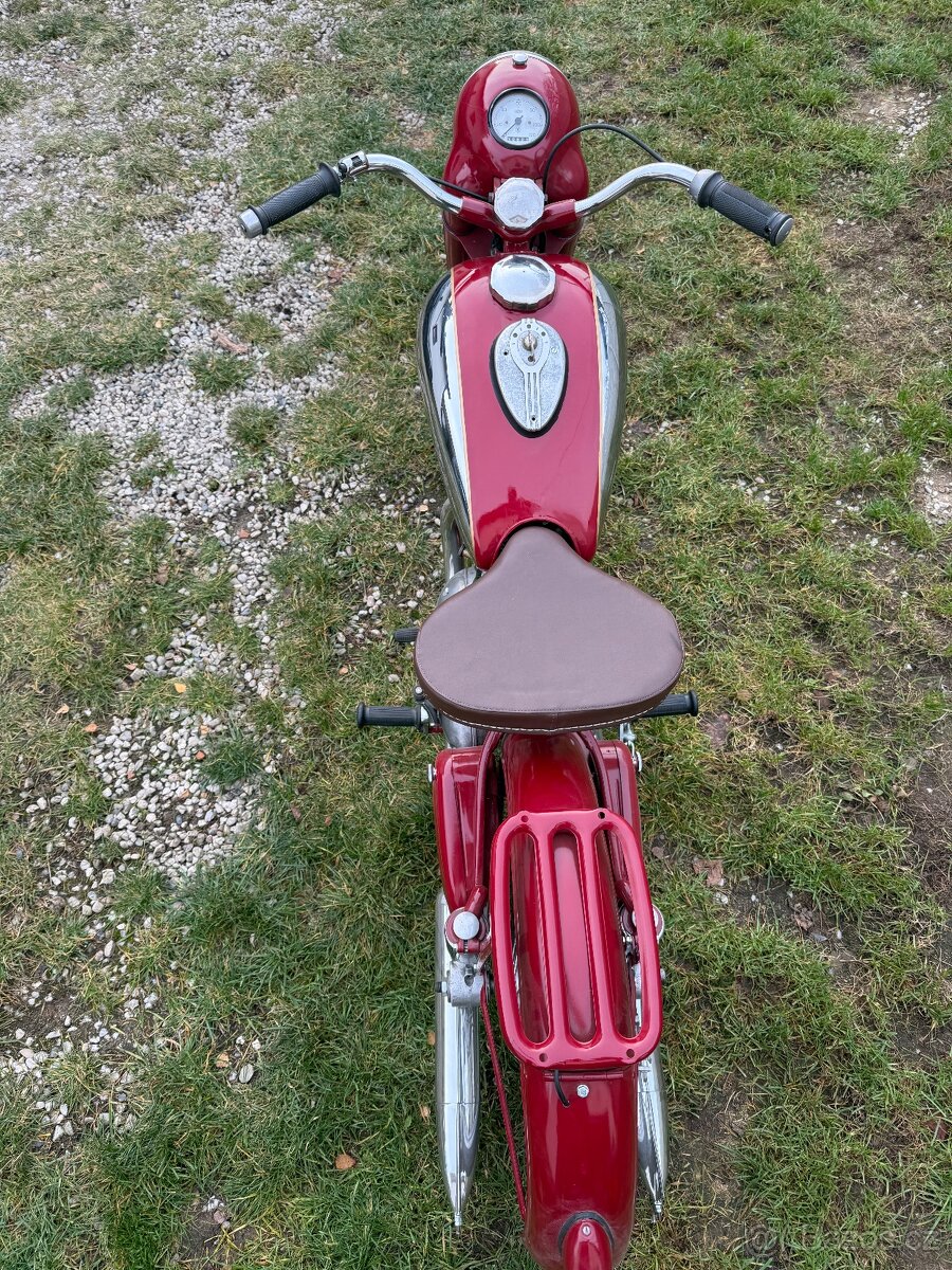 Jawa Pérák 250 zbrojovka - 2