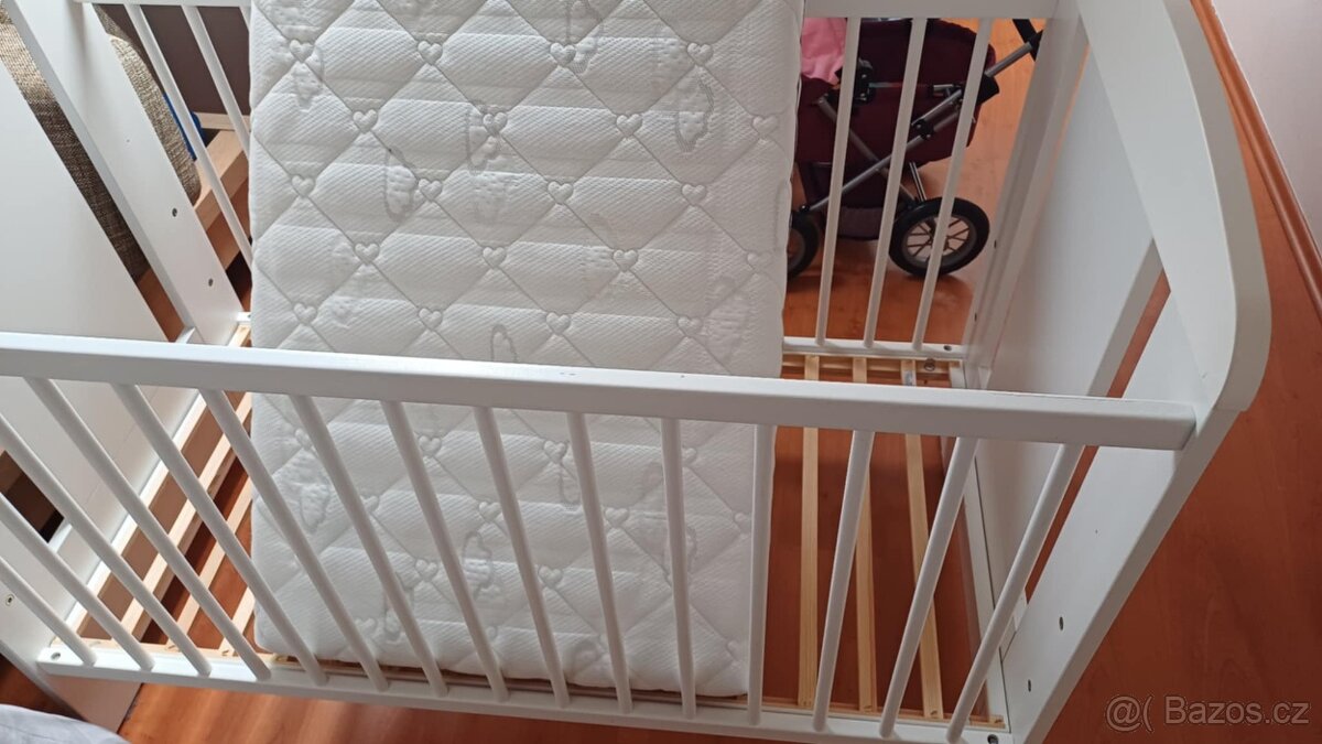 Bílá postýlka +matrace traumeland - 2