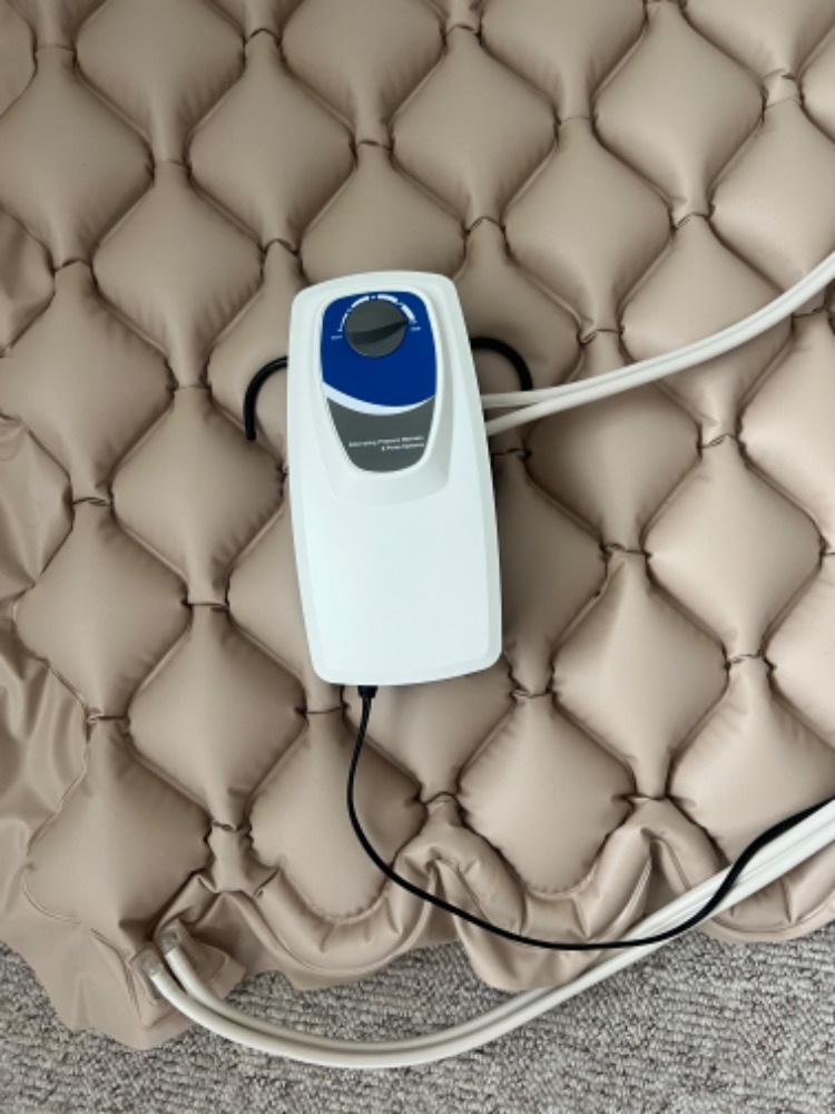 Antidekubitní matrace s kompresorem - bublinová - 2