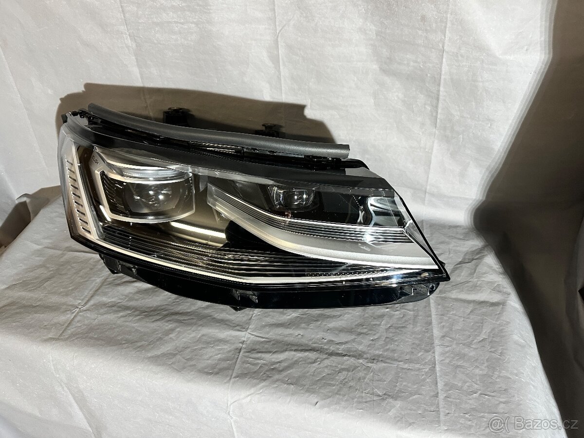 VW Multivan T7 pravý full led - 2