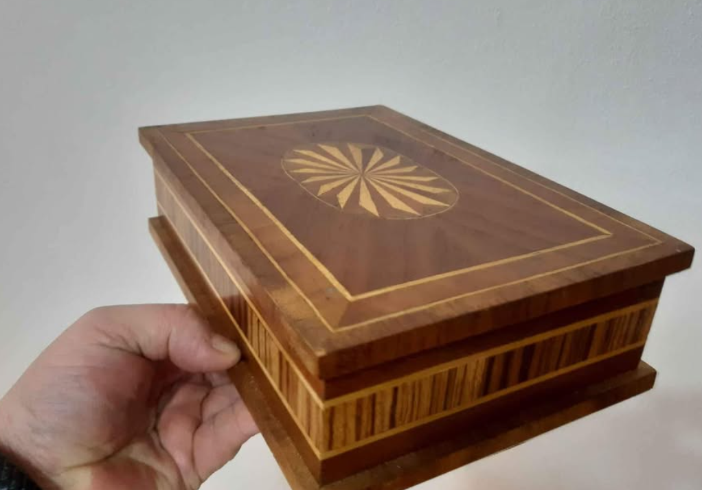 vykládaná skříńka - 2