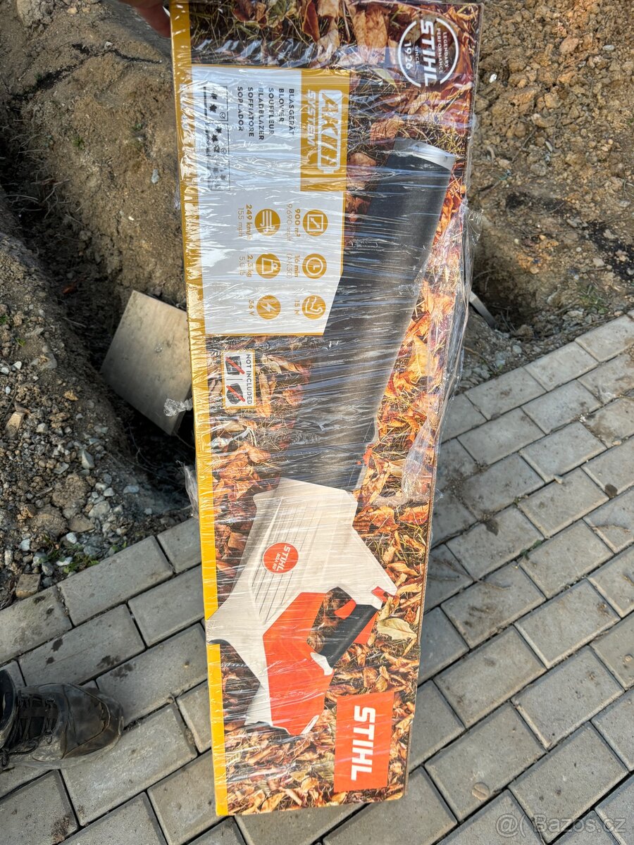 Stihl BGA 60 foukač listí , - 2