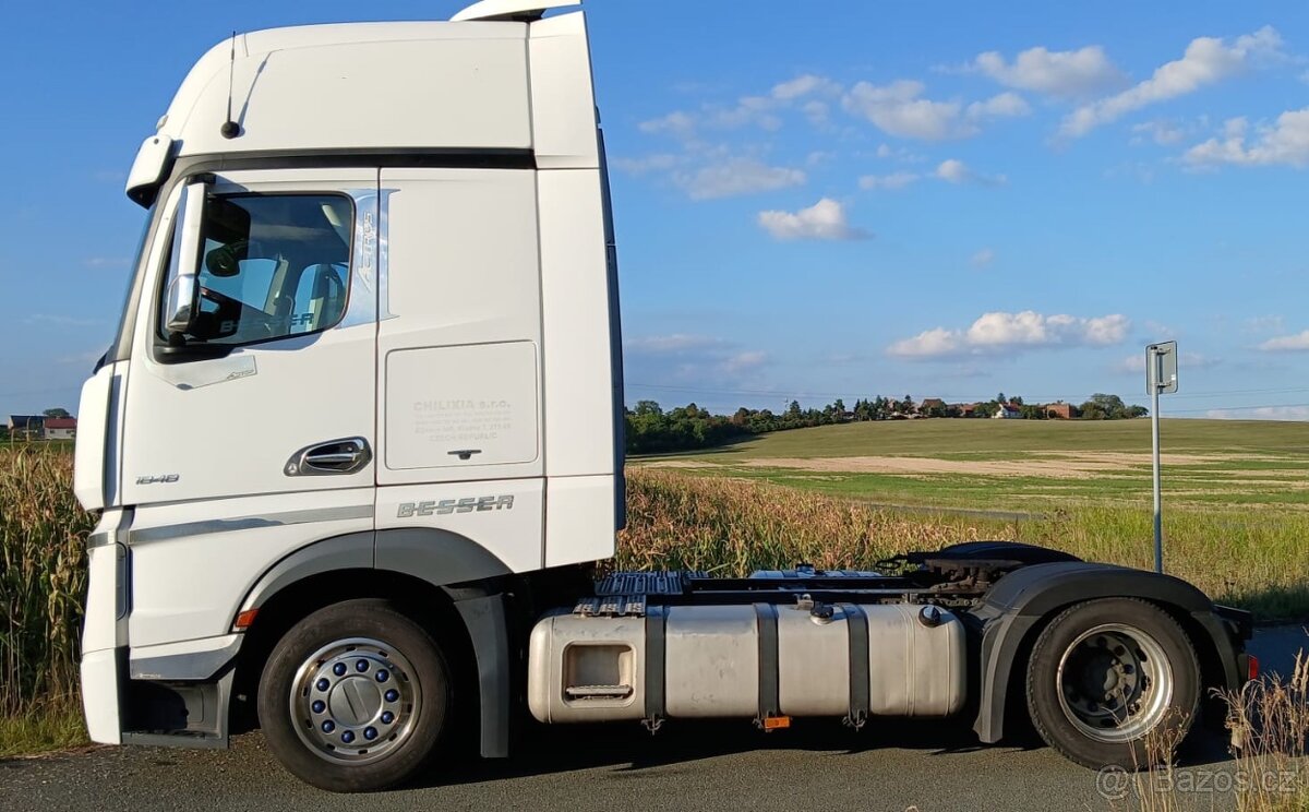 Mercedes Actros - 2