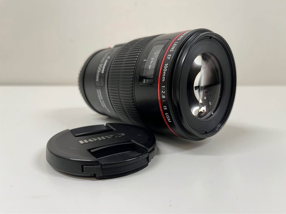 Canon EF 100mm f/2.8L Macro IS USM - 2
