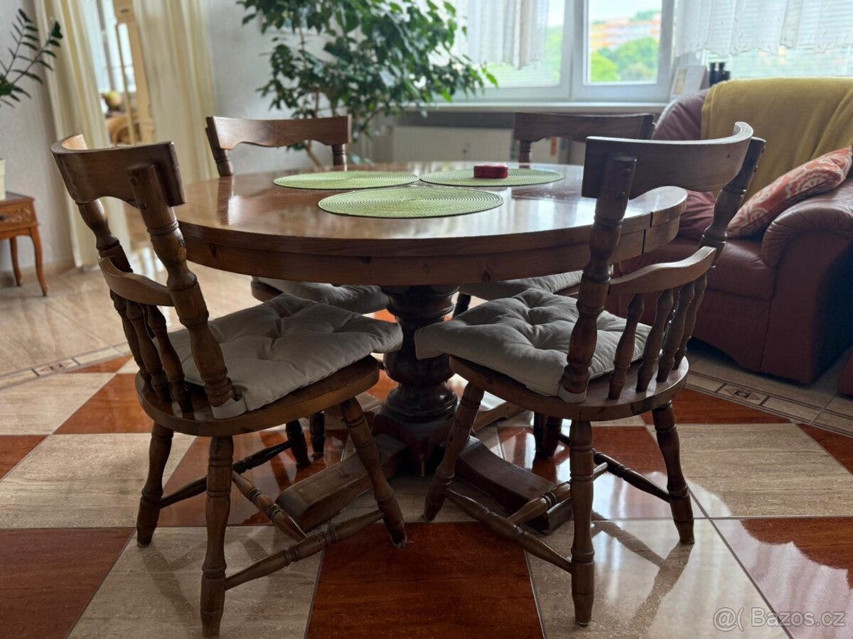 Prodám jídelní stůl se 6 židkemi - 2