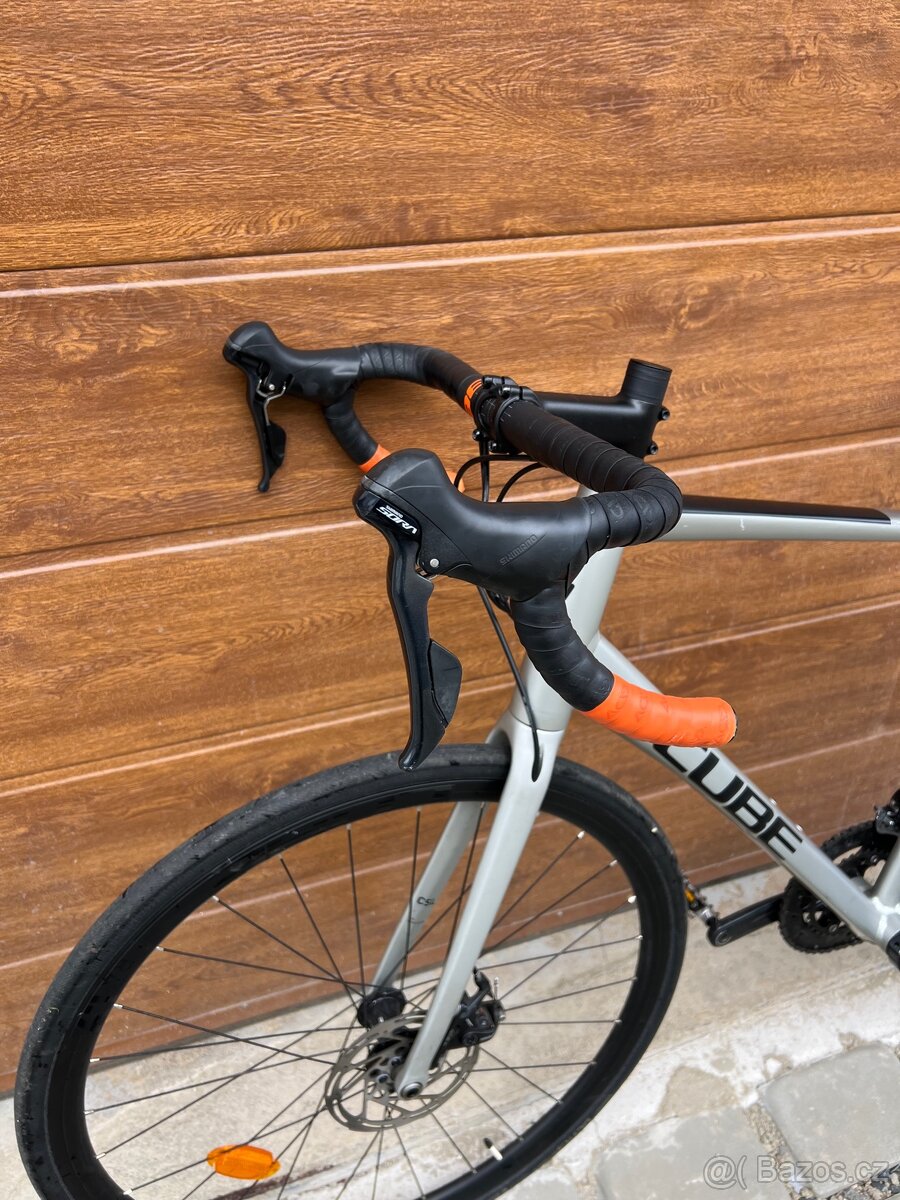 Silniční kolo Cube Attain Pro - 2