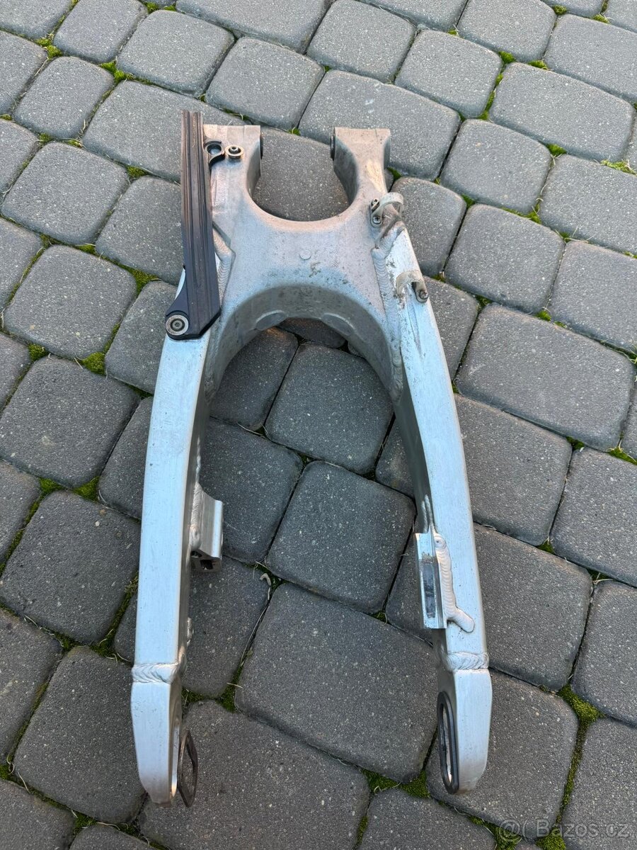 Kyvná vidlice zavěšení kyvka kolo Yamaha YZF WRF YZ - 2