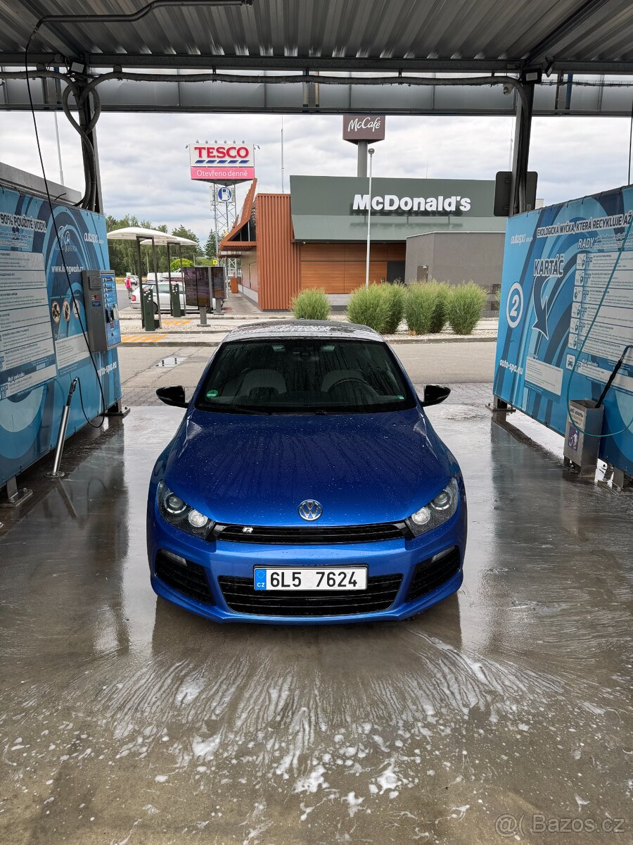 VW Scirocco 2.0 R TSI 195 kw, 2010, manuál - 2