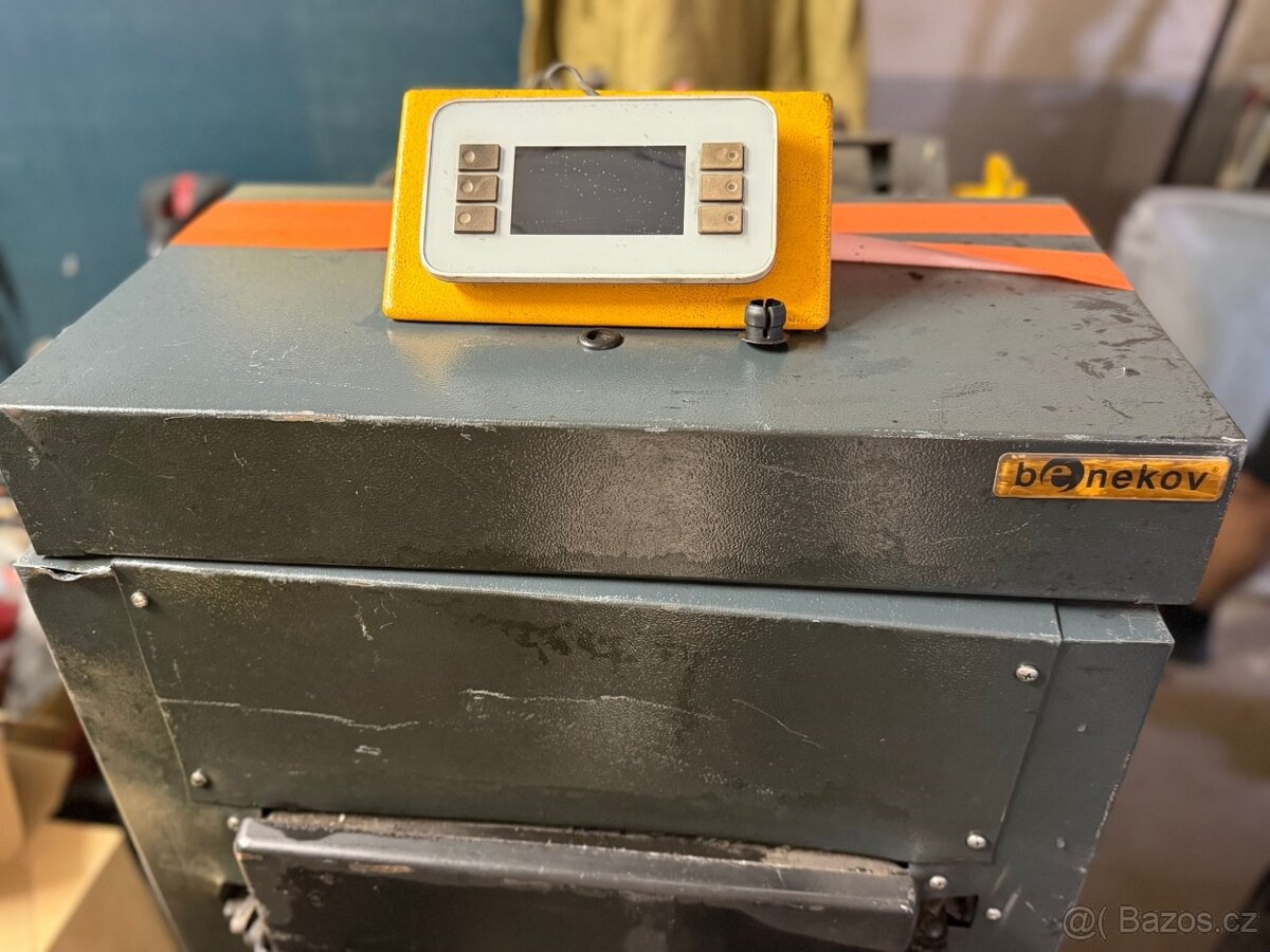Kotel na tuhá paliva Benekov C27 Premium – perfektní stav - 2