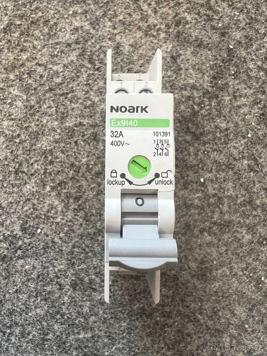 Instalační vypínač NOARK 101391 EX9I40 šířka 1 modul, 3pól - 2