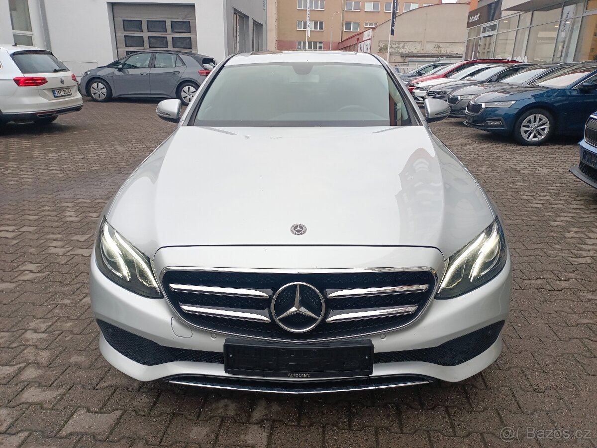 Mercedes-Benz E 220d Sedan AVANTGARDE - záruka Autodraft - 2