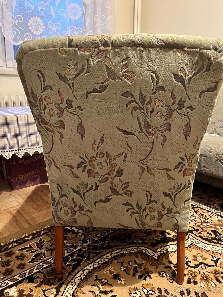 Rozkládací sedačka a 2 křesla - 2