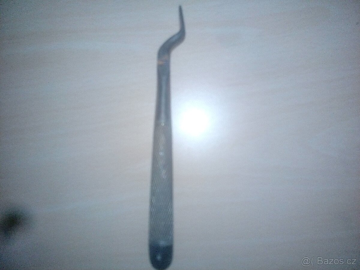 Lékařský nástroj - 2