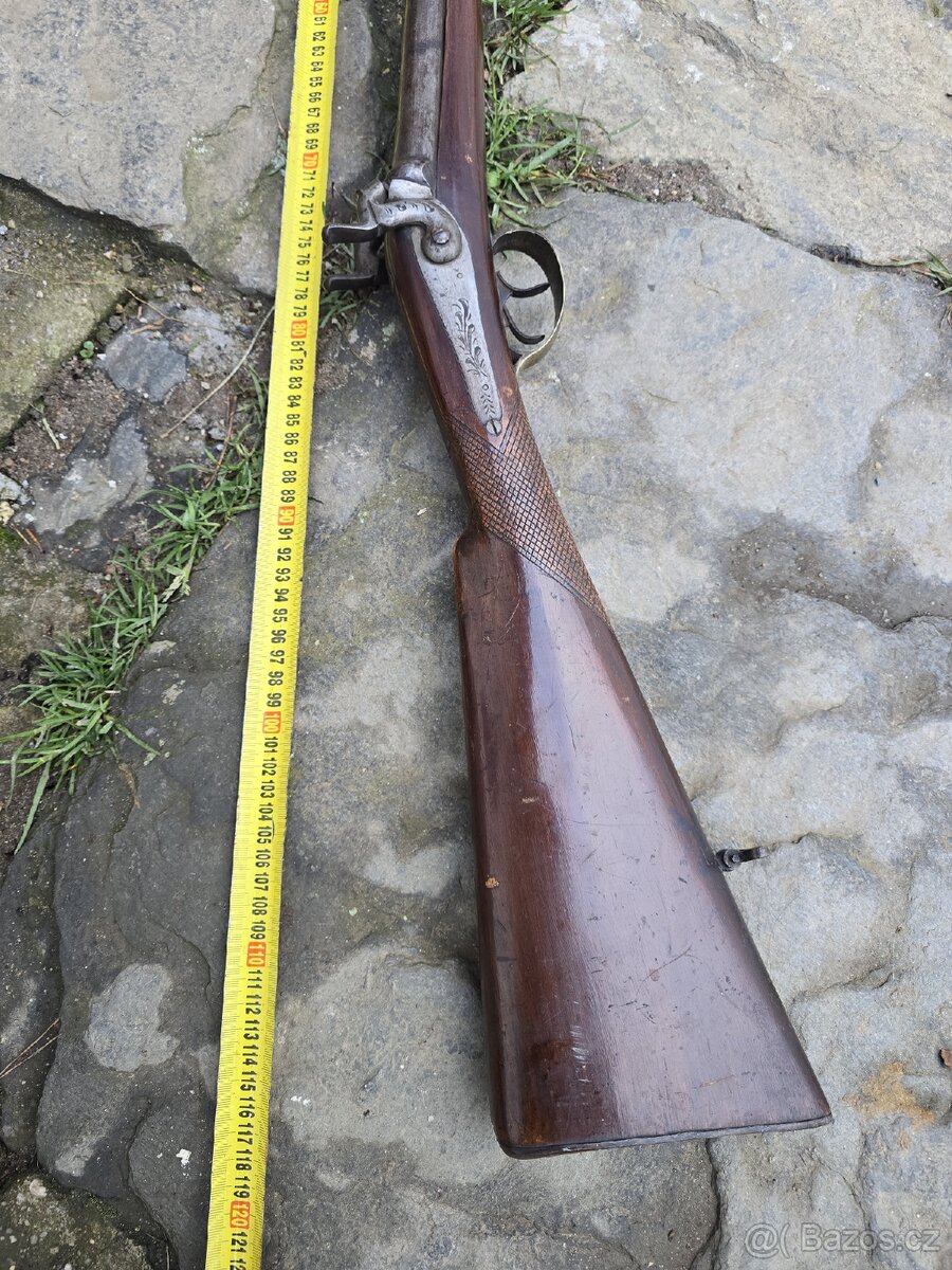 HISTORICKÁ ZDOBENÁ BROKOVNICE- PŘEDOVKA - 2