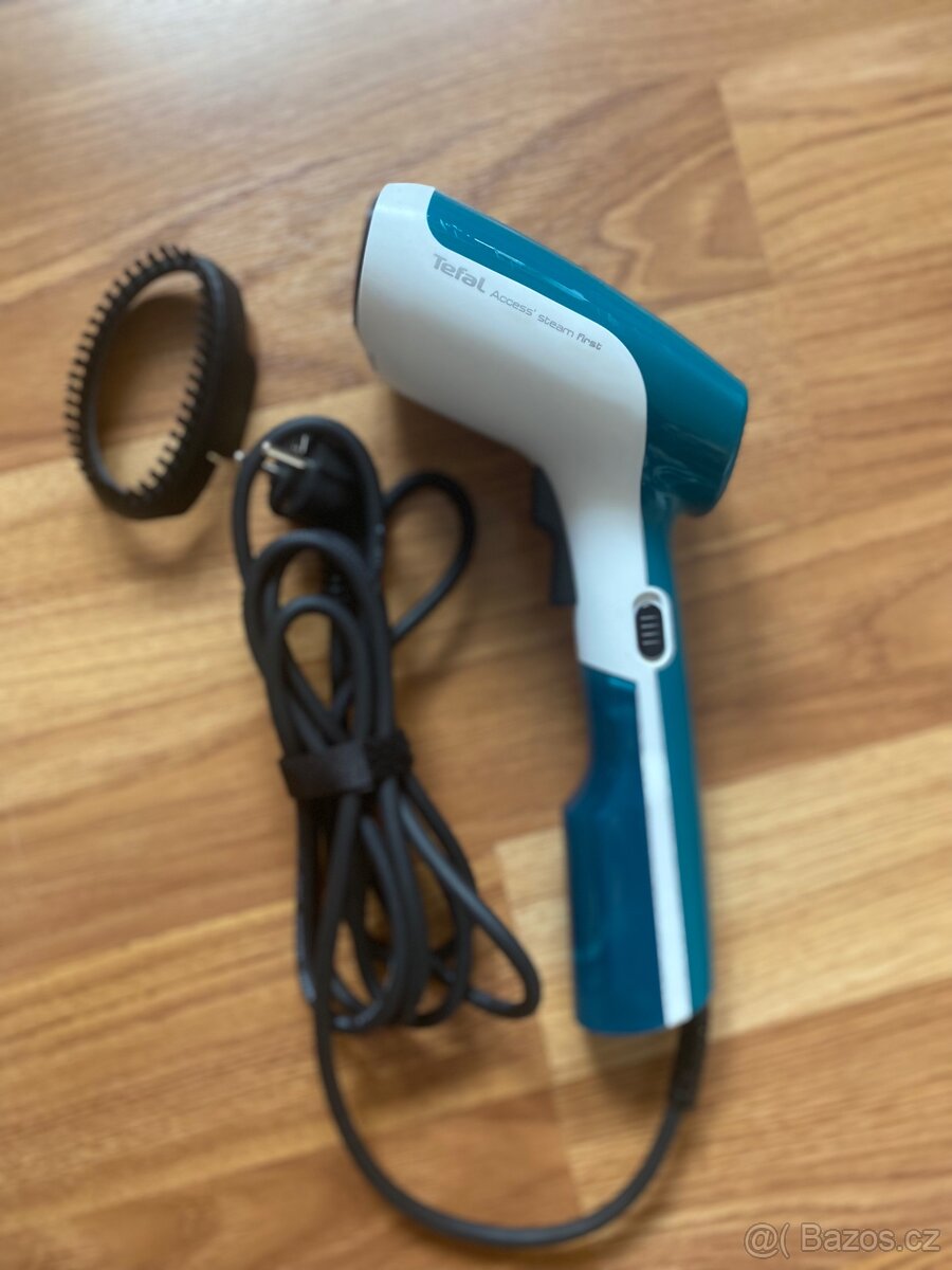 Napařovač oděvů Tefal DT6131E0 Access Steam First - 2