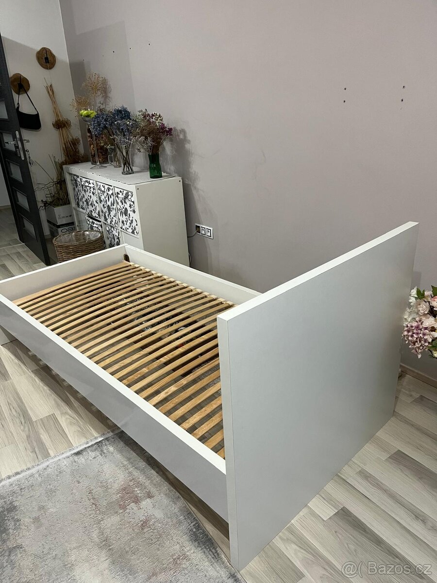 Jednolůžková postel - 2