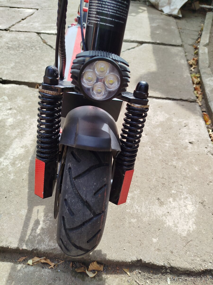 Elektrokoloběžka Kugo Kirin M4 - 2