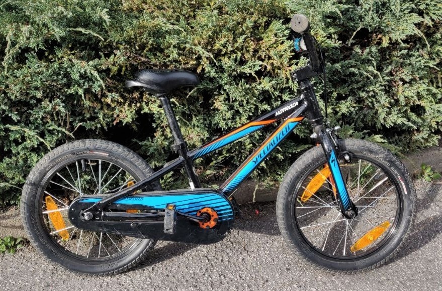 Kolo Specialized Hotrock velikost 16". 4 - 7 roky - 2