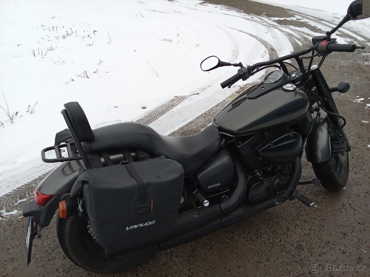 Honda VT750 C2B Shadow - 2