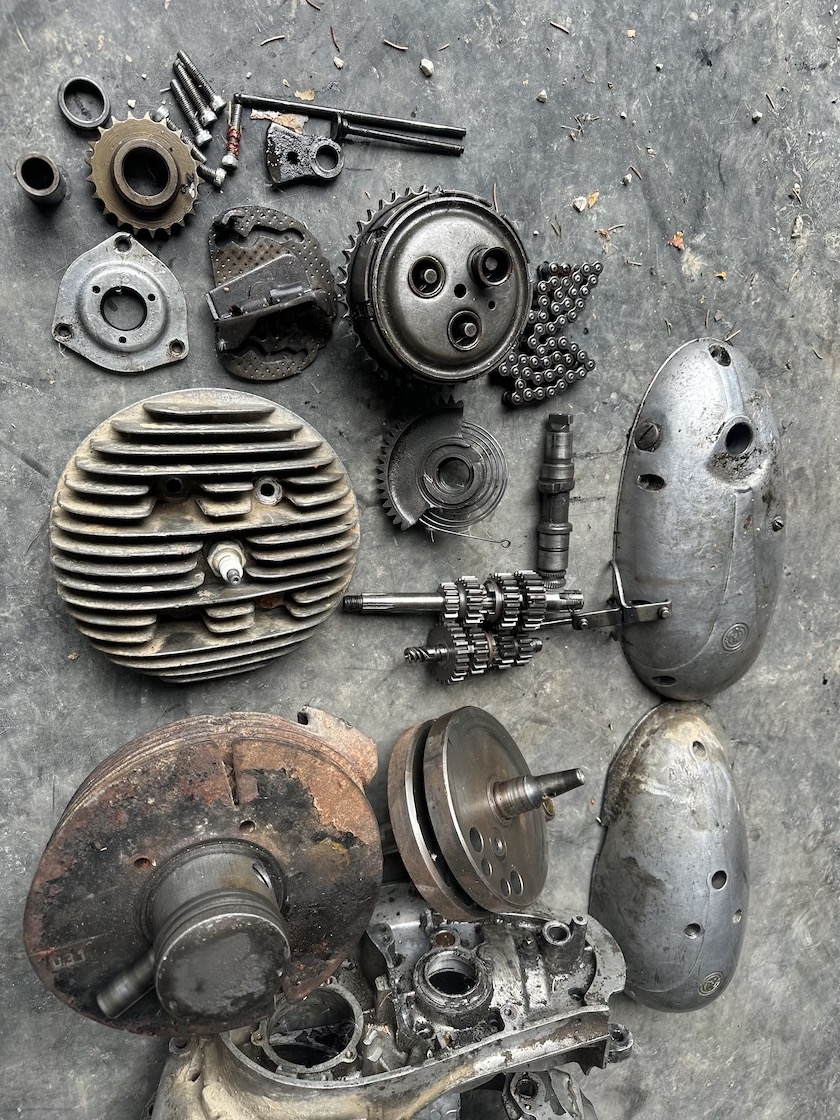 Predám DILY motoru ČZ 250/455 - 2