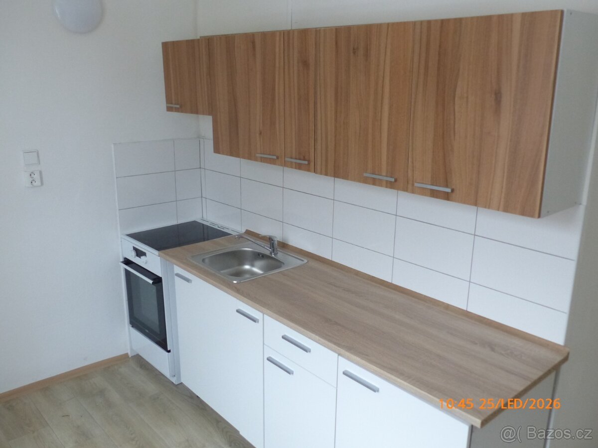 Pronájem bytu 2+1,56m2, ul. 1. Máje, Most - 2