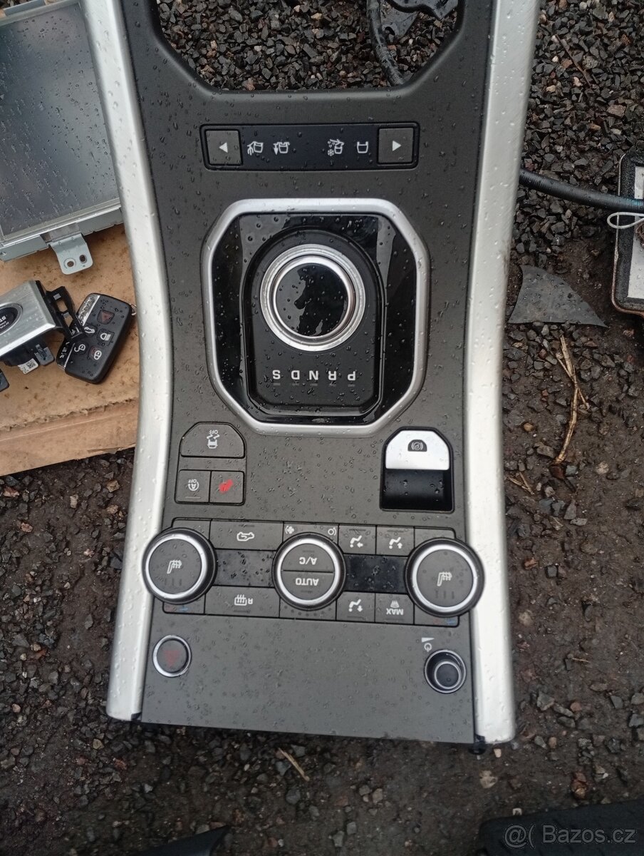 RANGE ROVER EVOQUE RV 2018 VŠE Z AUTA 80000KM