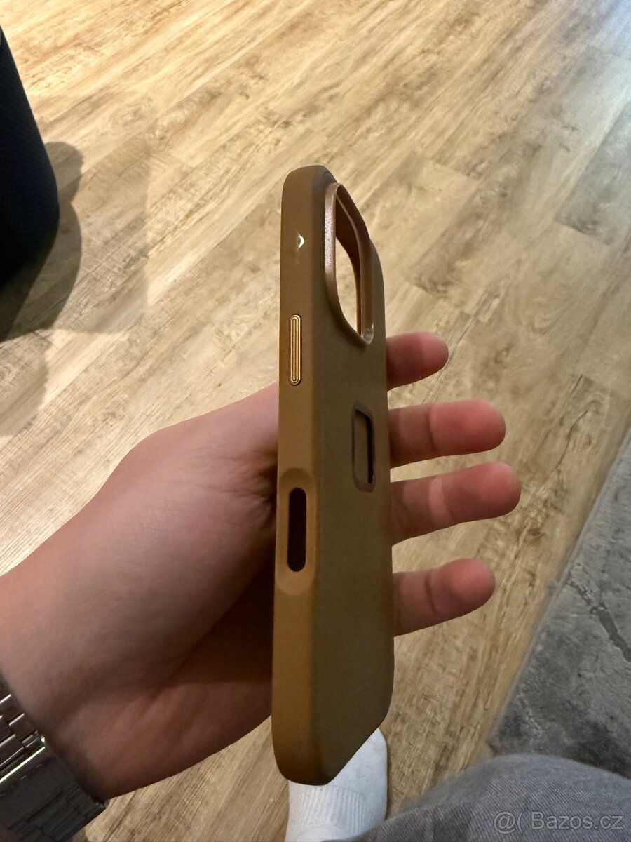 Kryt na iPhone 16 pro - 2