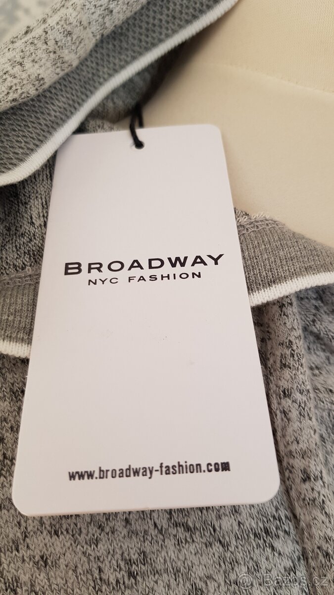 Šaty s kapucí NOVÉ - 2