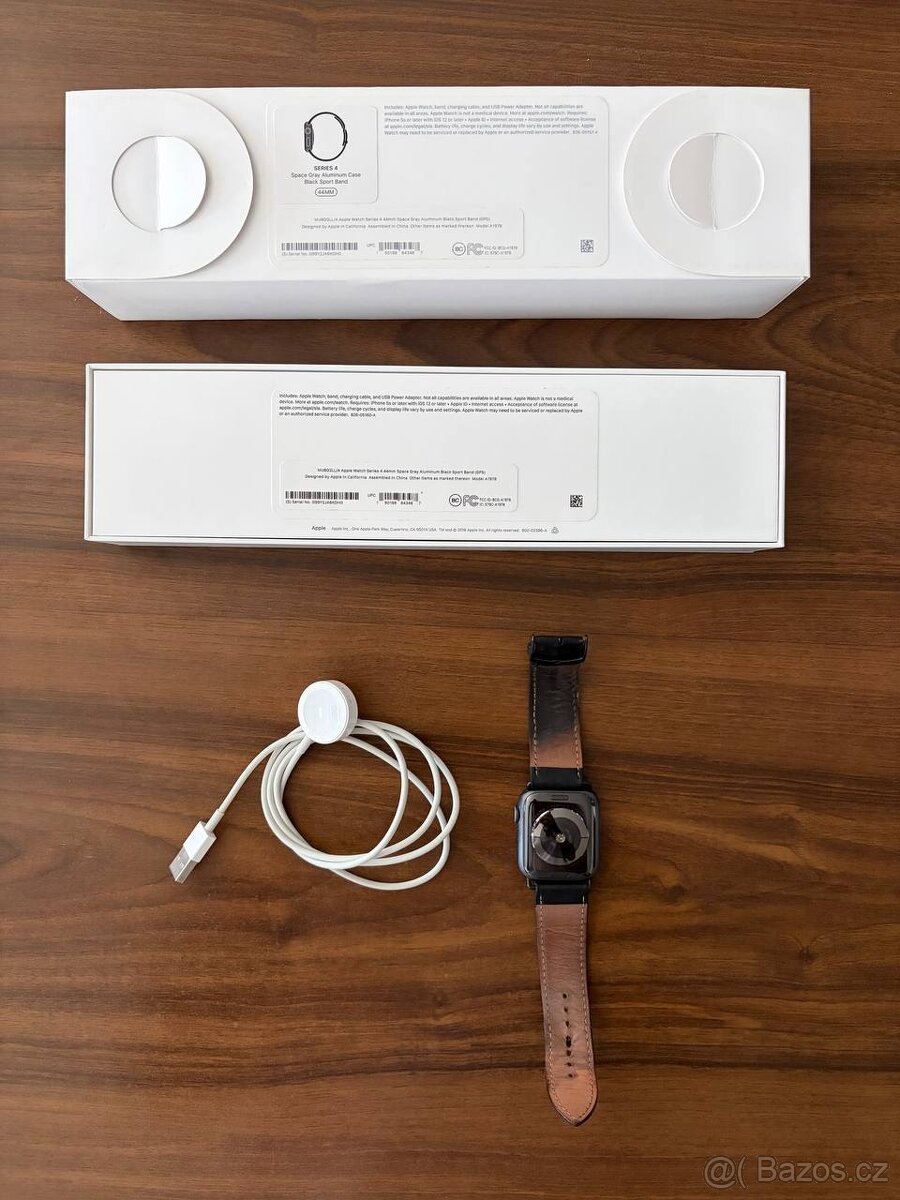 Apple Watch 4 (44mm) - 2