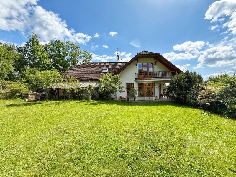 Prodej rodinného domu s velkou zahradou v obci Rybníček - 2