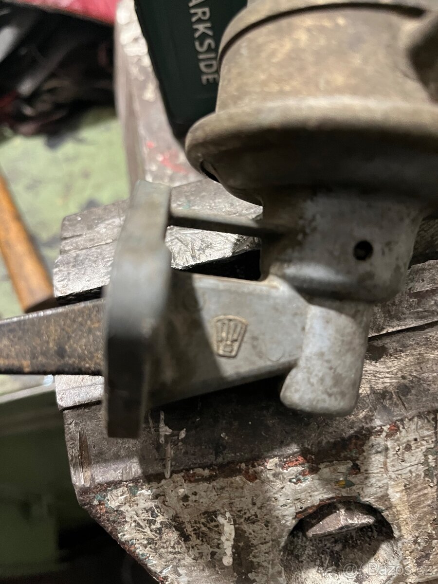 VW Golf mk1 - ac pumpa - 2