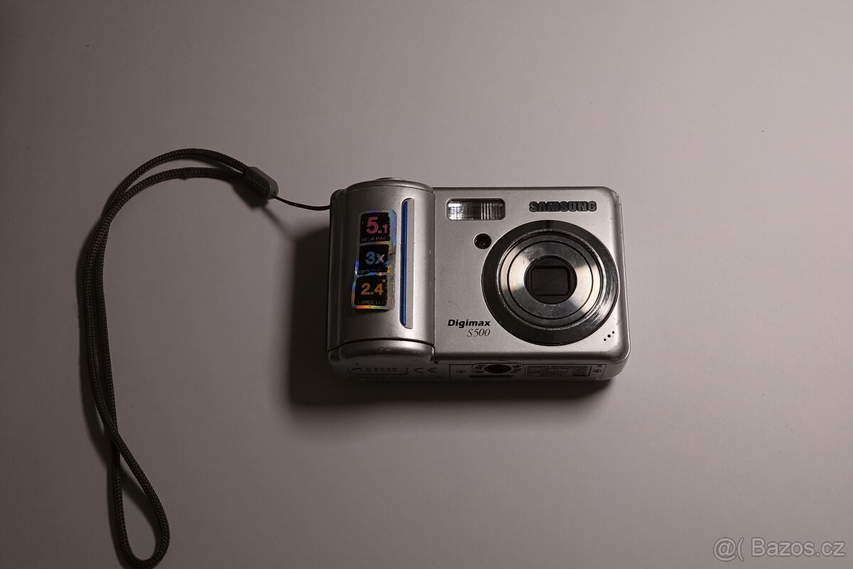 Retro fotoaparát Samsung Digimax S500 - 2
