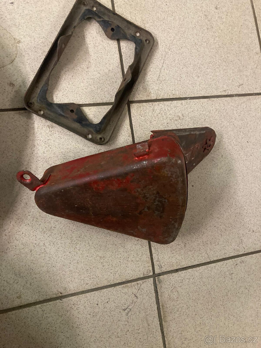 JAWA Speciál - kastlík - matice - hvězda - kolena - výfuk - 2