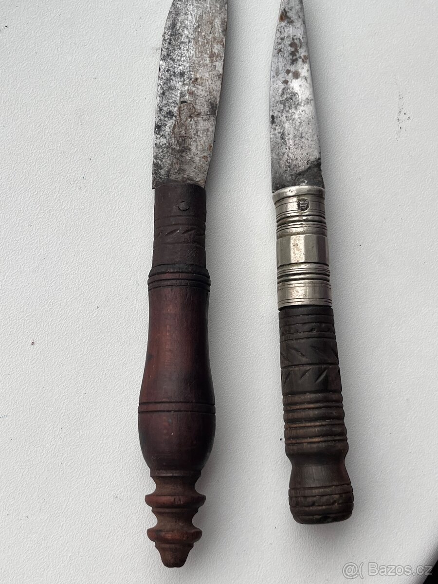 Staré nože s dřevěnou rukojetí – původní stav, 2 ks - 2