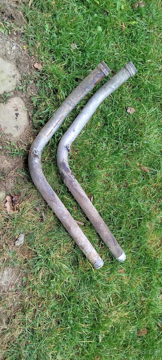 Škoda 130 trubka hrdla nadrže - 2