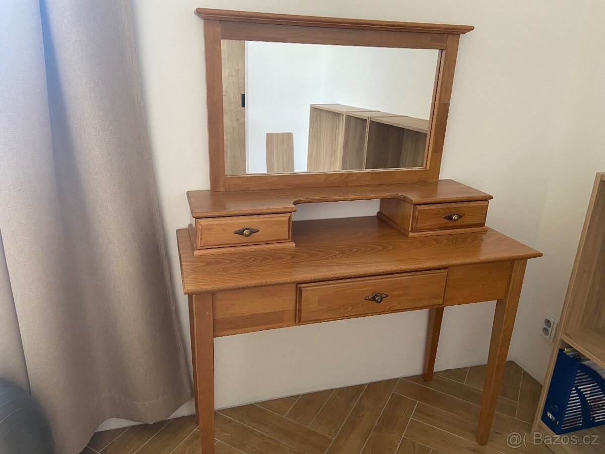 Toaletní stolek - 2