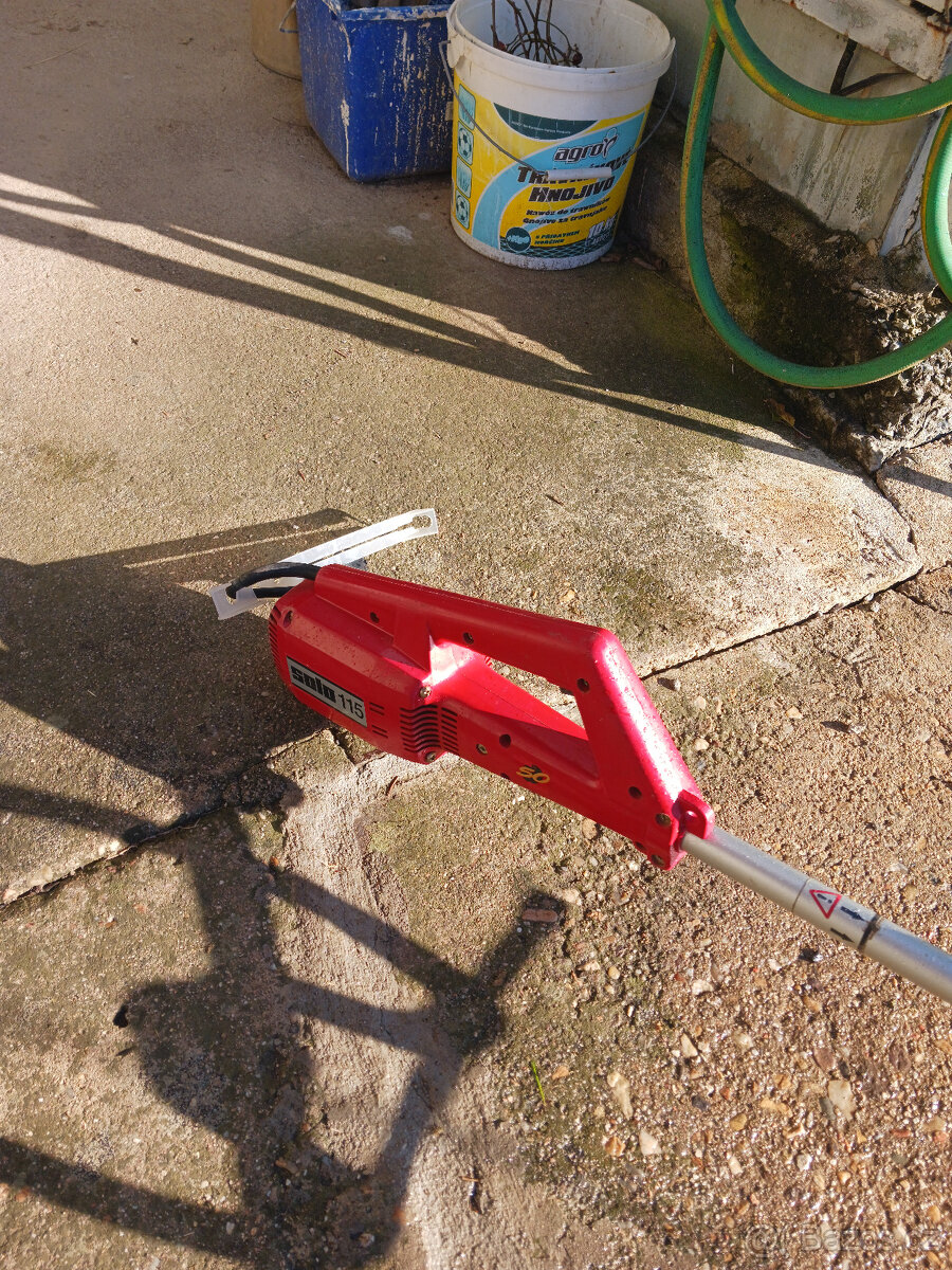 motorová kosa - křovinořez - 2